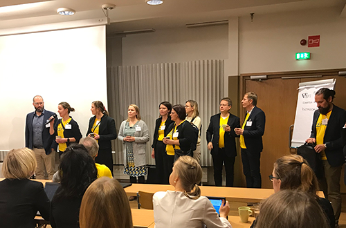Keinolaiset esittäytyvät